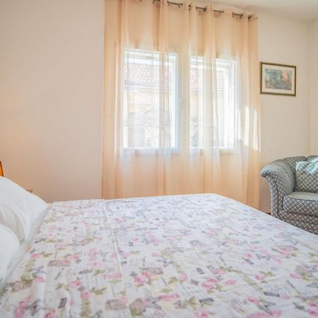 Apartmani Ana Tivat Ngoại thất bức ảnh