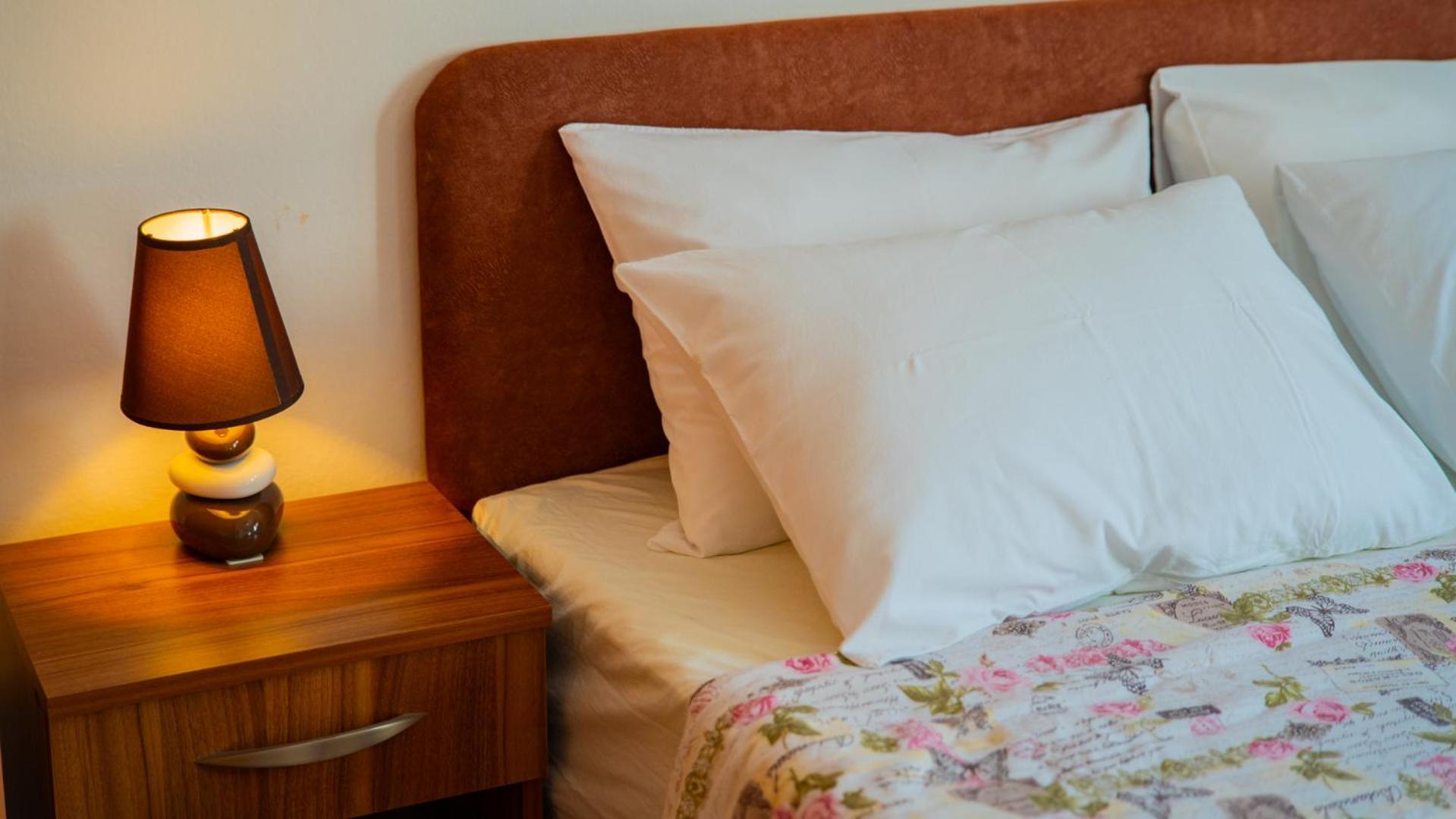 Apartmani Ana Tivat Ngoại thất bức ảnh
