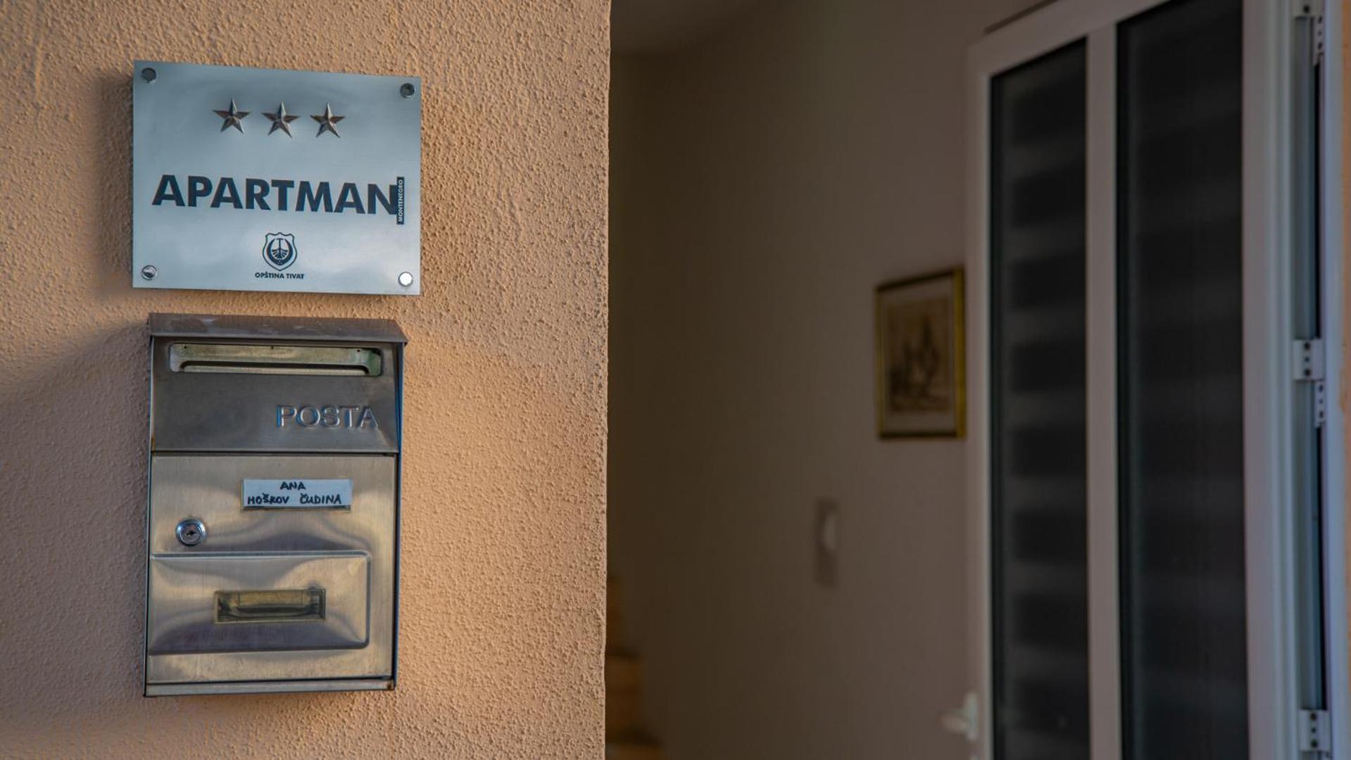 Apartmani Ana Tivat Ngoại thất bức ảnh